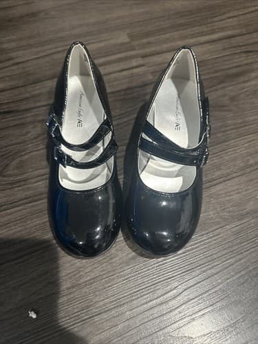 American Eagle Patient Leather Girls Shoes Size 11 - Image 1