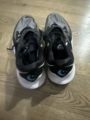 Nike Kyrie Low 3 Mens 9.5 CJ1286-001 Black Basketball Shoes Sneakers - Thumbnail 3