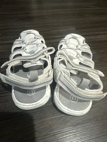Girls Gray/White Cat And Jack Sandals Size 13 - Thumbnail 2