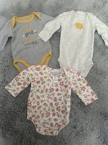 Baby Girl Lot Of 3 Clothes One Piece Bodysuit Size 0/3 Months Long Sleeve - Image 1