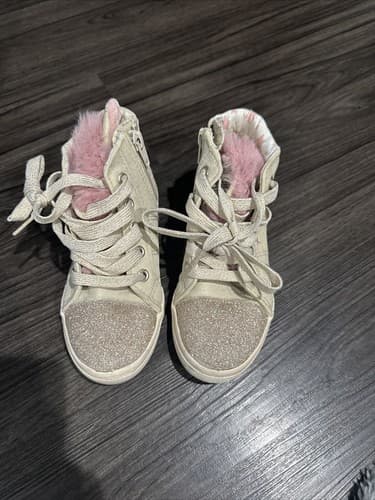Girls Shoes Sneakers Size 10 Cat & Jack Gold Glitter - Image 1