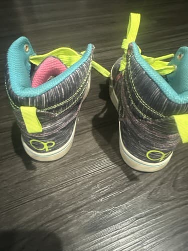 Ocean Pacific Girl's Mid Rise Colorful Athletic Shoes. Size 13 - Thumbnail 2