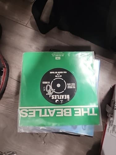 5 Singles Collection 45s - Image 1
