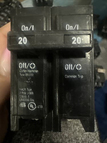 Cutler Hammer BR220 CIRCUIT BREAKER 2 POLE 20A 120/240V Cu/Al C220 - Image 1