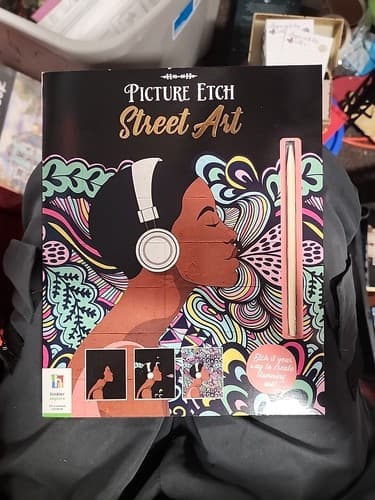 Picture Etch Street Art Book New Sealed Hinkler Explore 123 Art Book New - Image 1