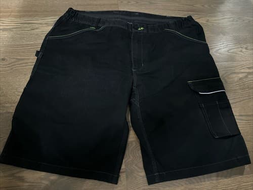 Portwest Shorts Men Black 42” - Image 1