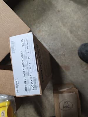 Honeywell Salisbury E0011Y/10Lineman Rubber Gloves Type I Class 00 Size 10 - Thumbnail 2