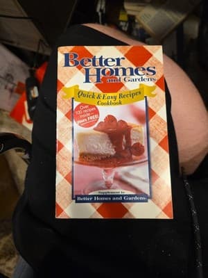2004 BETTER HOMES & GARDENS:Quick & Easy Recipes Meredith Co Paperback Cookbook - Image 1