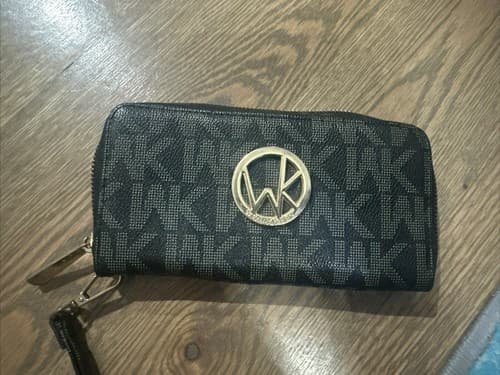 MICHAEL KORS MK Signature Fulton Flap Continental Wallet - Image 1