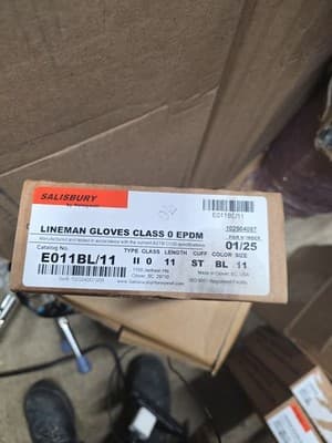SALISBURY E0011BL/11 Elect Insulating Gloves,Type II,11,PR1 3ZZA7 Size 11, Blue - Image 1