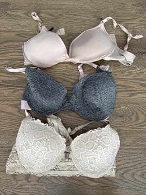 Women Padded Push Up Bra 38C Lot Of 3 - Image 1
