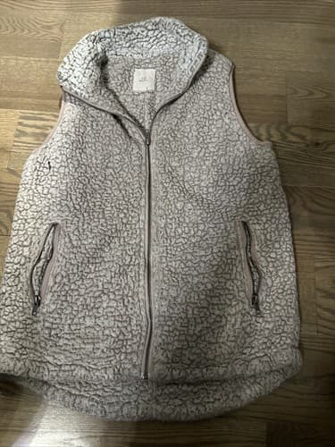 Thread + Supply Women's Fleece Vest Size Small - Image 1