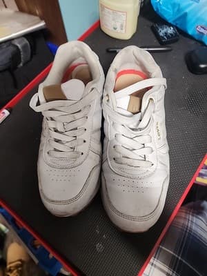 Levi's Women's Tennis Shoes Faux Leather White Size 7 - Image 1