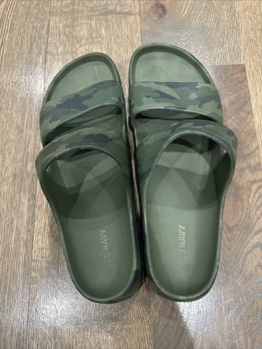 Women’s Old Navy Green Camo Sandals Size 9 And White Unbranded Sandals - Thumbnail 2