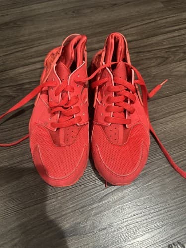 Nike Boys Red Lace Up Sneaker Shoes Size 5.5 Y - Image 1