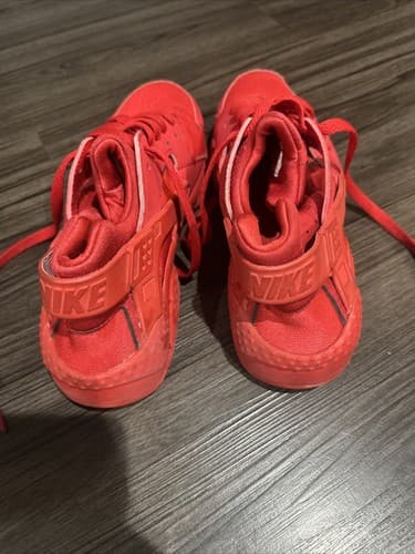 Nike Boys Red Lace Up Sneaker Shoes Size 5.5 Y - Thumbnail 3