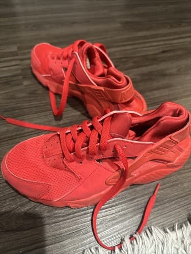 Nike Boys Red Lace Up Sneaker Shoes Size 5.5 Y - Thumbnail 2