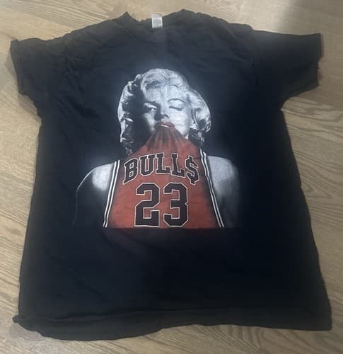Delta Pro Weight Chicago Bulls #23 Jordon Marylin Monroe Tee Shirt Large - Image 1