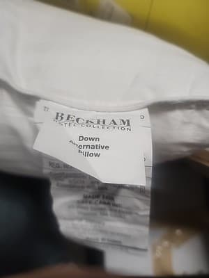 Beckham Hotel Collection 1 Pillows Queen - Thumbnail 2