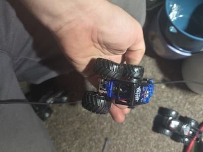 MINT 2020 1:24 Spin Master Monster Jam Mix 5Son-Uva Digger - Thumbnail 5
