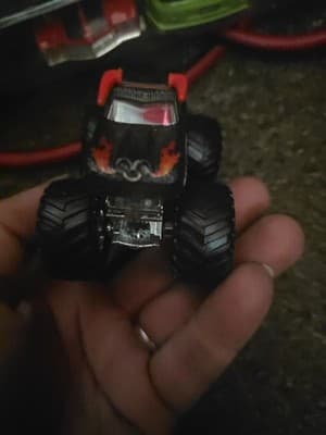 Hot Wheels Monster Jam 1:64 El Toro Loco Black ~ GOOD USED CONDITION - Thumbnail 3