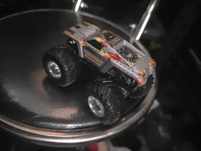 Hot Wheels Monster Jam Maximum Destruction "10 Time Champion" Large 1/64 Scale - Image 1