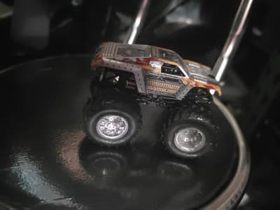 Hot Wheels Monster Jam Maximum Destruction "10 Time Champion" Large 1/64 Scale - Thumbnail 4