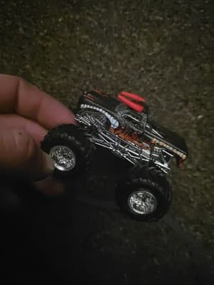 Hot Wheels Monster Jam 1:64 El Toro Loco Black ~ GOOD USED CONDITION - Image 1