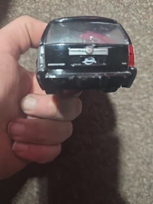 Jada Toys 2007 Cadillac Escalade ESV 1:32 Die Cast Opening Doors - Thumbnail 4
