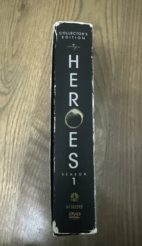 Heroes Season 1 - Collector's Edition (DVD, 8 Disc Set) - Thumbnail 2