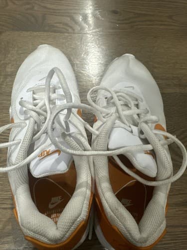 Women Nike Air Size 8 White And Orange Sneakers **FREE SHIPPIING** Gym Workout - Thumbnail 3