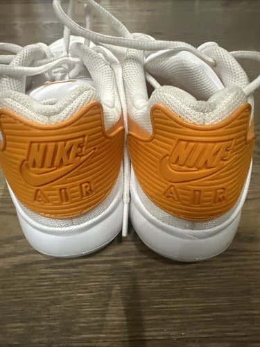 Women Nike Air Size 8 White And Orange Sneakers **FREE SHIPPIING** Gym Workout - Thumbnail 4