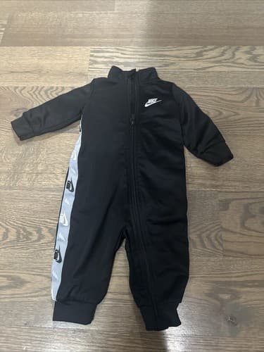 Nike Baby Boys Jumpsuit Romper Black/Gray/White 6M - Image 1