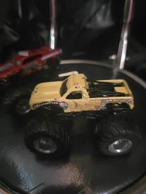 Hotwheel Mattel Monster Jam Bulldozer & Avenger Toy Truck Vehicle - Thumbnail 3