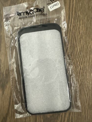 IPHONE 11 PRO SILICONE CASE - Thumbnail 2