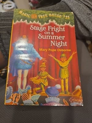 Stage Fright on a Summer Night (Magic Tree House #25)1st Edition - Image 1