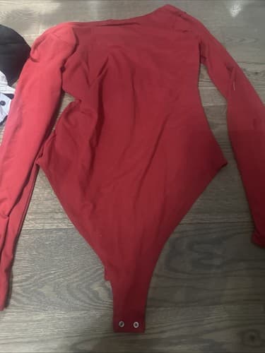 Wild Fable Women's Long Sleeve V-Neck Red Bodysuit Size Medium - Thumbnail 2