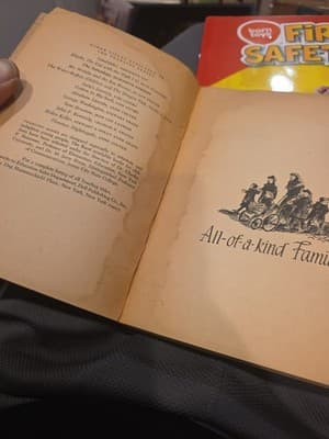 All Of A Kind Family By Sydney Taylor 1975 10th PRINTING - Thumbnail 2