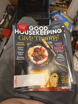 Good Housekeeping MAGAZINE November 2022 Issue Label Cut Out - Image 1