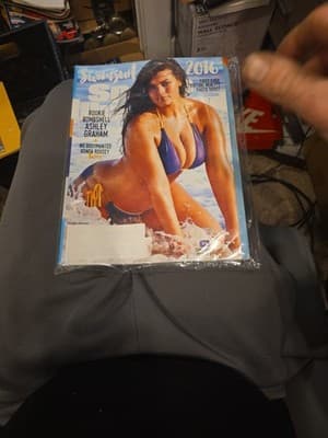 Sports Illustrated Swimsuit Edition 2016 Ashley Graham Virtual Reality Viewer - Image 1