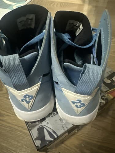 Size 10.5 Air Jordan 304775-400 Retro Pantone Carolina Tarheel Blue High Top - Thumbnail 3