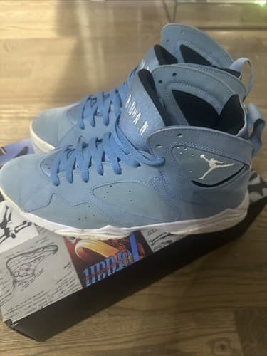 Size 10.5 Air Jordan 304775-400 Retro Pantone Carolina Tarheel Blue High Top - Thumbnail 2