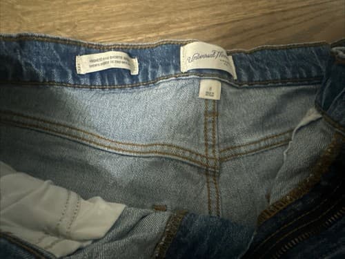 Women's High Rise Jean Shorts Universal Thread Medium Wash Size 8 - Thumbnail 2