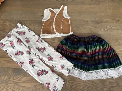Girl Clothes Mixed Lot of 3 Pcs. size Small 7/8 - Image 1