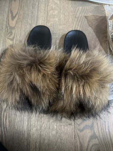 Women's Size 5/ Eur 36 Faux Fur Slides Brown Furry Sandals NEW - Image 1