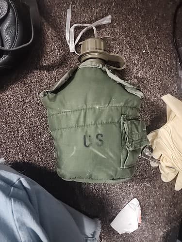 US Military 1 Quart QT Plastic Canteen w/ Insulated Cover Pouch + Alice Clips - Image 1