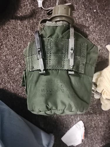 US Military 1 Quart QT Plastic Canteen w/ Insulated Cover Pouch + Alice Clips - Thumbnail 2