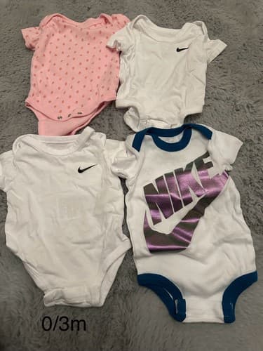 Baby Girl Lot Of 4 Clothes One Piece Bodysuit Size 0/3 Months - Image 1