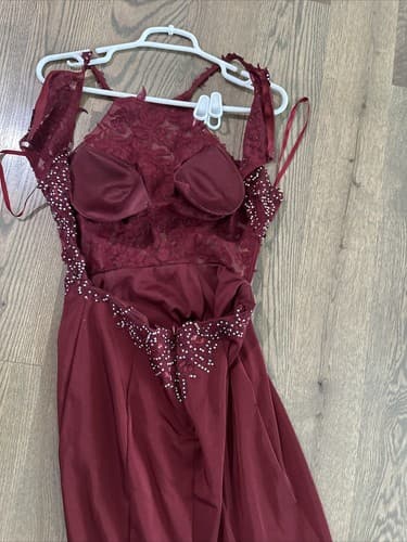 Jasz Couture Red/burgundy Gown Sparking Crystals, Beading, Rhinestones Size 2 - Thumbnail 4
