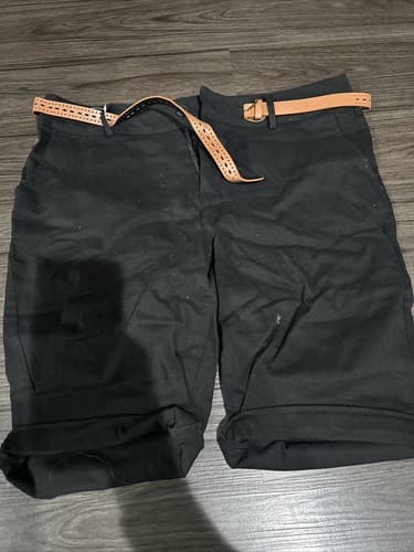 Iris Women's Dress Shorts XL Black Two Pockets With A Belt - Image 1